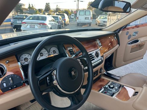 Used 2012 Rolls-Royce Ghost Sedan 4D image 10