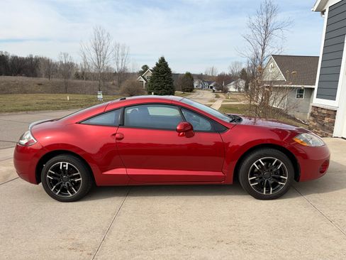 Used 2008 Mitsubishi Eclipse GS image 2