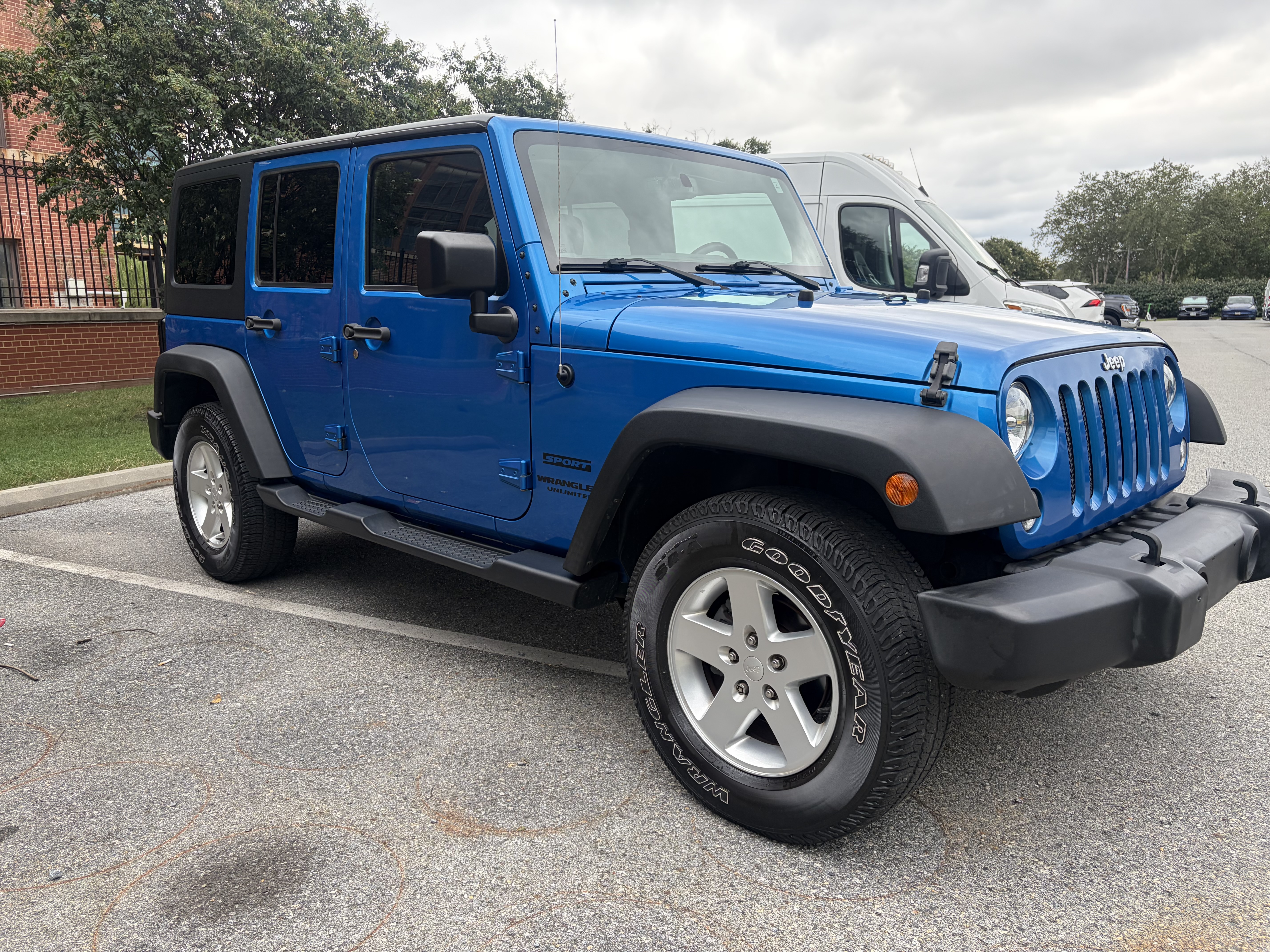 Used 2016 Jeep Wrangler Unlimited Sport w/ Quick Order Package 24S AWD/4WD image 4