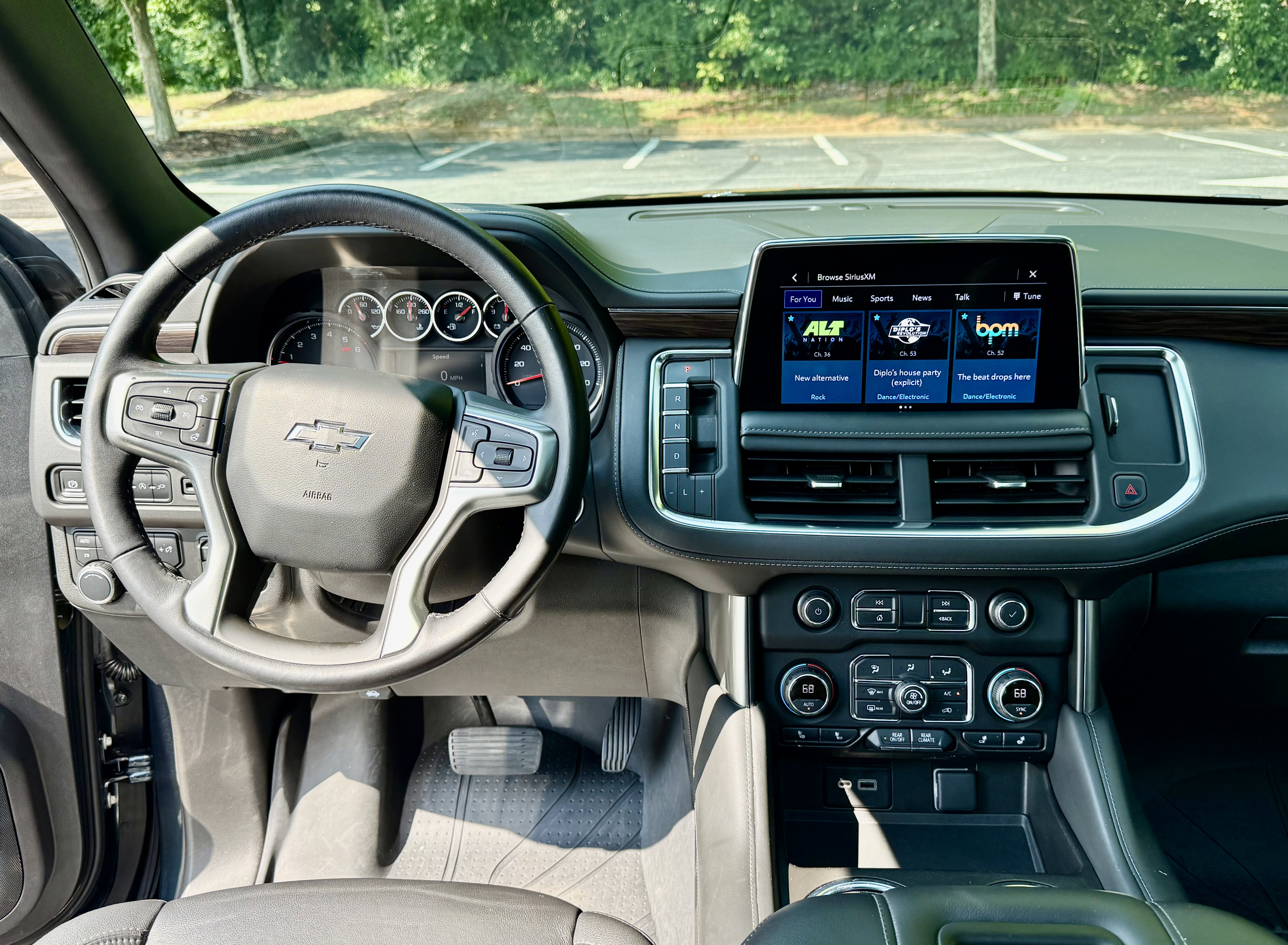 Used 2021 Chevrolet Tahoe LT w/ LT Signature Package AWD/4WD image 14