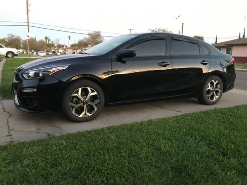 Used 2019 Kia Forte LXS image 1