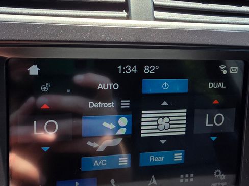 Used 2018 Ford Explorer XLT w/ Equipment Group 202A AWD/4WD image 22