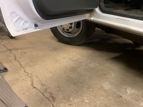 Used 2006 Chevrolet Silverado 3500 4x4 Regular Cab w/ Snow Plow Prep Package image 15