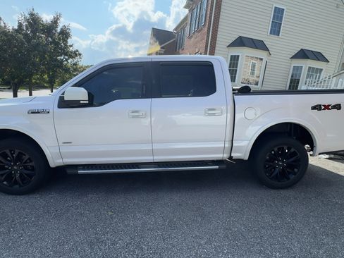 Used 2017 Ford F150 Lariat w/ Equipment Group 502A Luxury AWD/4WD image 2