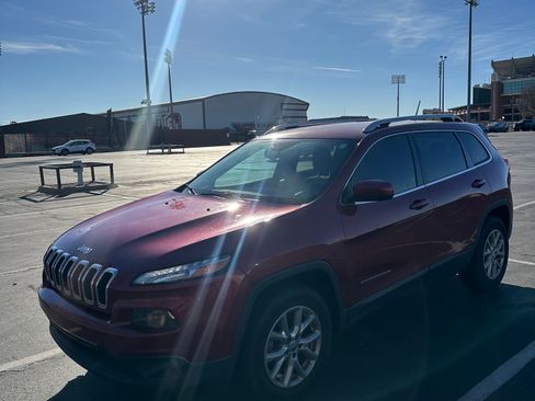 Used 2015 Jeep Cherokee Latitude w/ Comfort/Convenience Group image 9