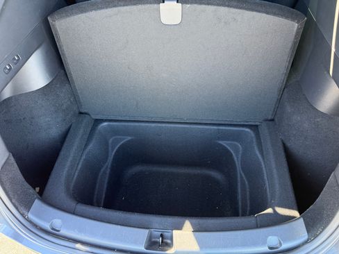 Used 2022 Tesla Model Y Long Range image 6