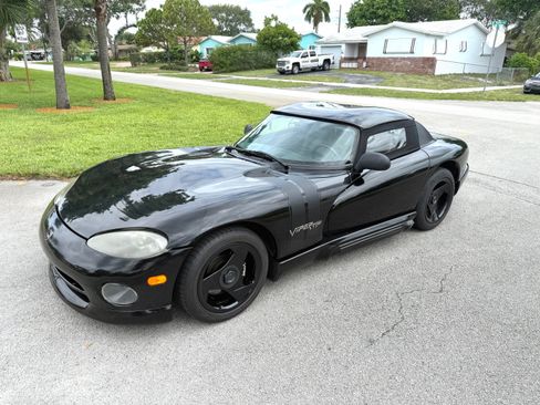 Used 1995 Dodge Viper RT/10 image 2