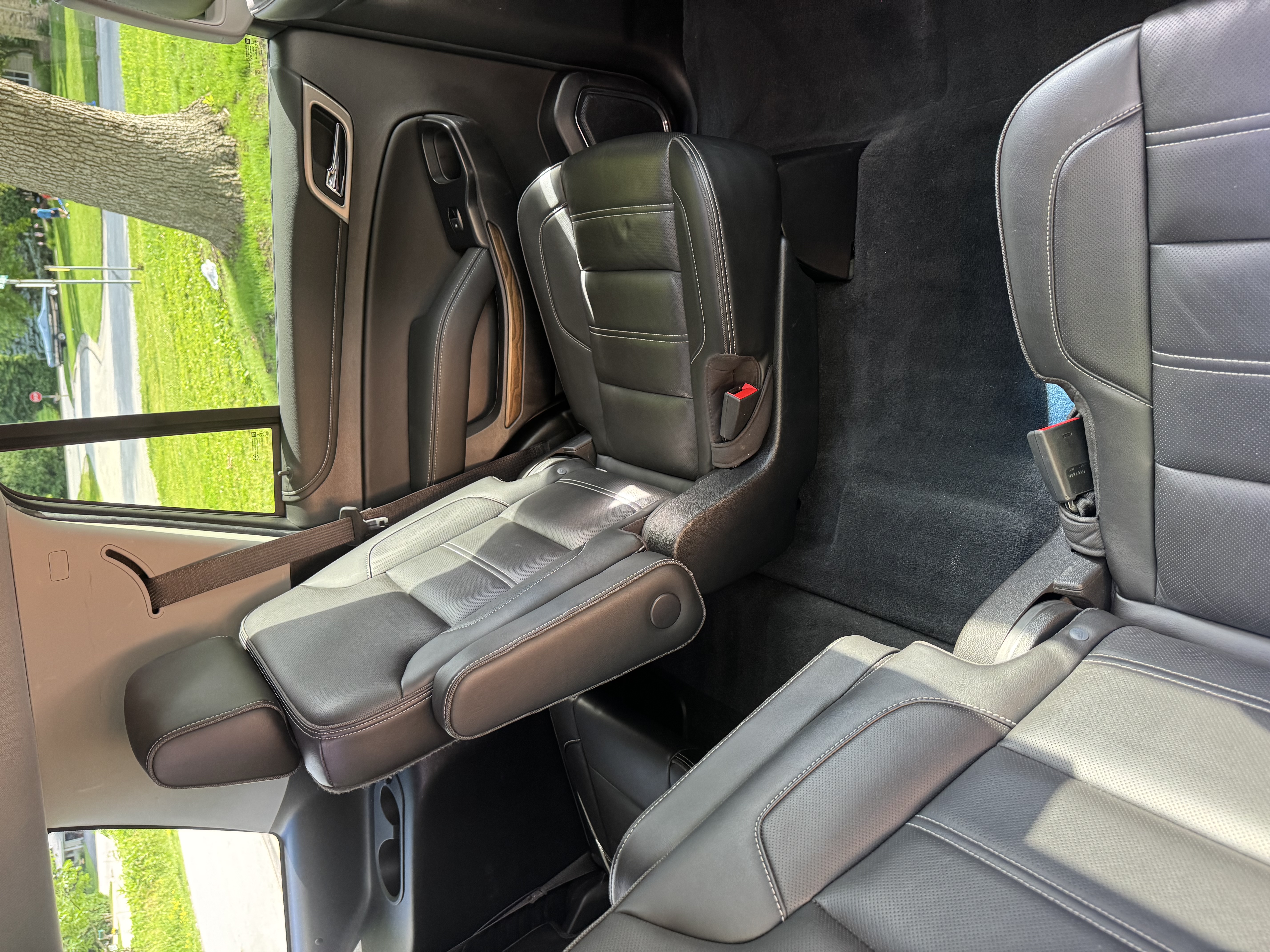 Used 2020 GMC Yukon Denali w/ Denali Ultimate Package AWD/4WD image 13