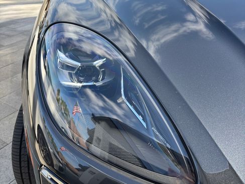 Used 2020 Porsche Macan Turbo image 10