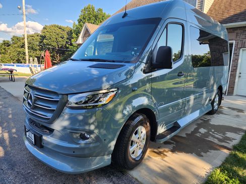 Used 2022 Mercedes-Benz Sprinter 2500 image 8