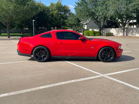 Used 2012 Ford Mustang GT Premium w/ HID Headlamps & Security Pkg RWD image 5