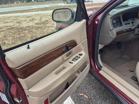 Used 2004 Mercury Grand Marquis LS image 8
