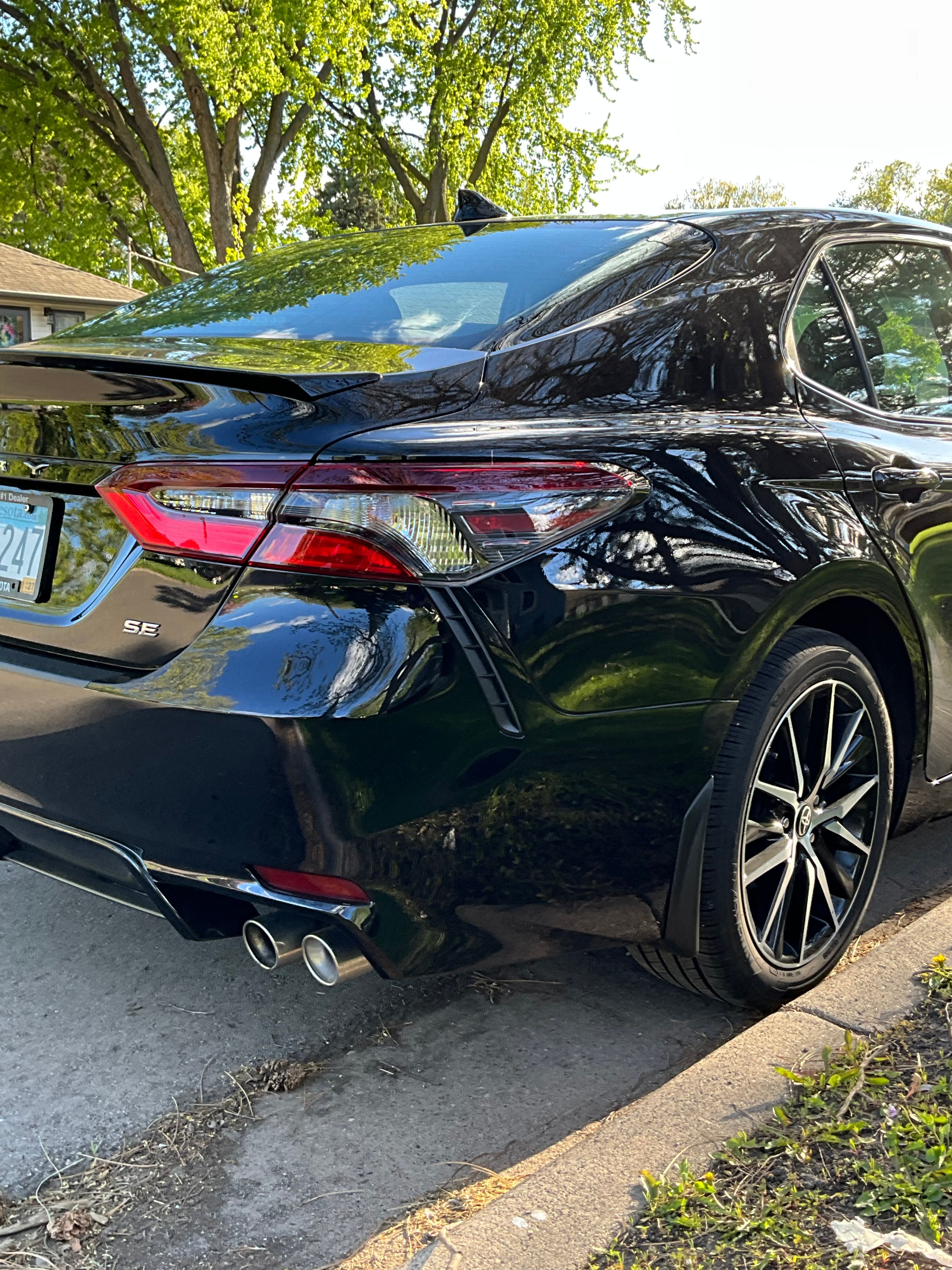 Used 2023 Toyota Camry SE FWD image 6