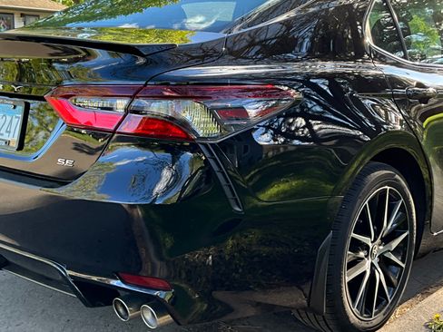 Used 2023 Toyota Camry SE FWD image 6