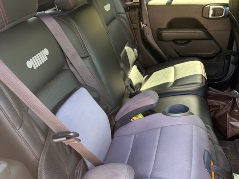 Used 2023 Jeep Gladiator Rubicon w/ LED Lighting Group image 2