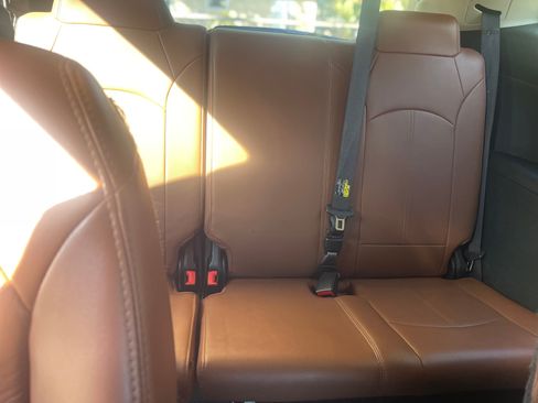 Used 2017 Chevrolet Traverse LT image 18