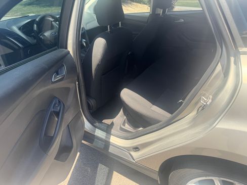 Used 2015 Ford Focus SE FWD image 17