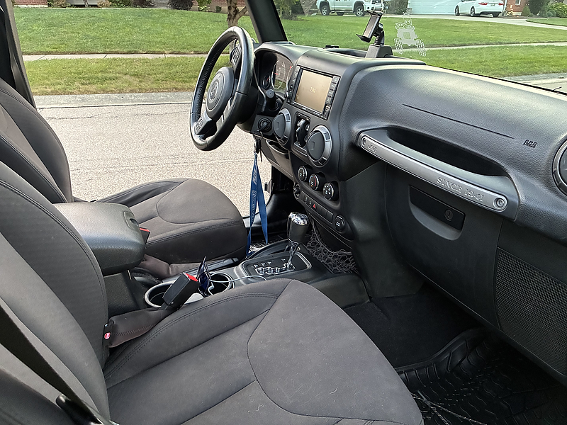 Used 2018 Jeep Wrangler Unlimited Sport S AWD/4WD image 13