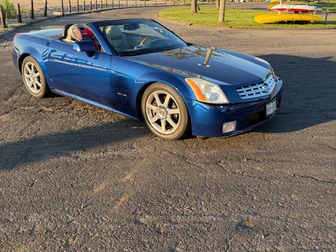 Used 2006 Cadillac XLR RWD image 17