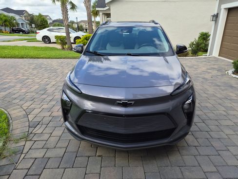 Used 2022 Chevrolet Bolt EUV Premier w/ Sun & Sound Package image 5
