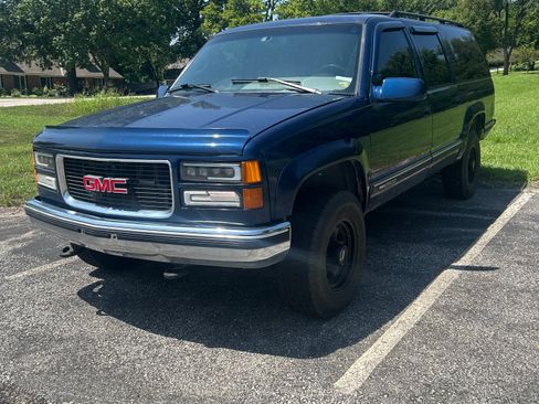 Used 1996 GMC Suburban 2500 AWD/4WD image 1