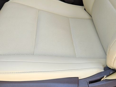 Used 2017 Lexus ES 300h image 14