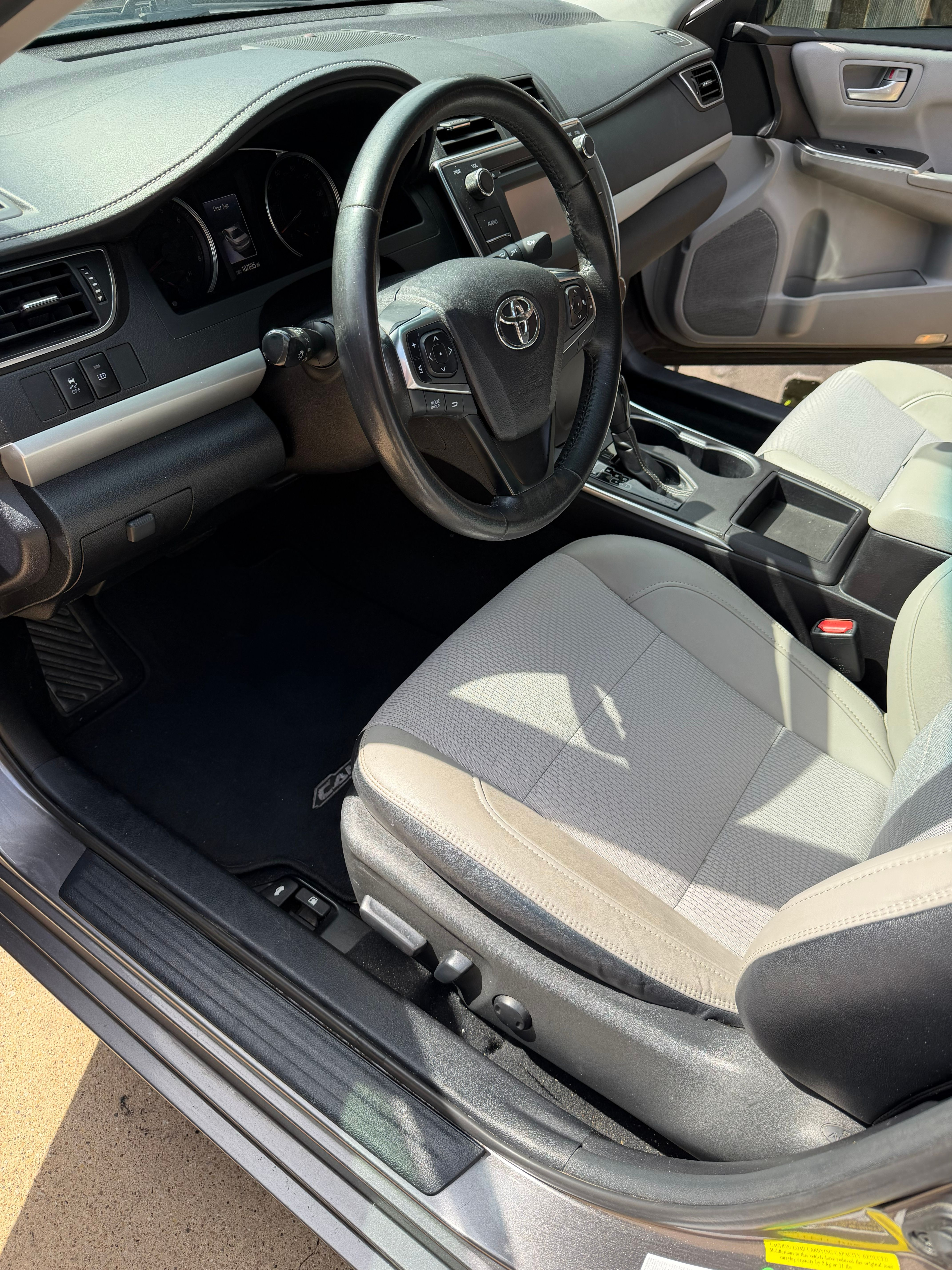 Used 2017 Toyota Camry SE FWD image 12