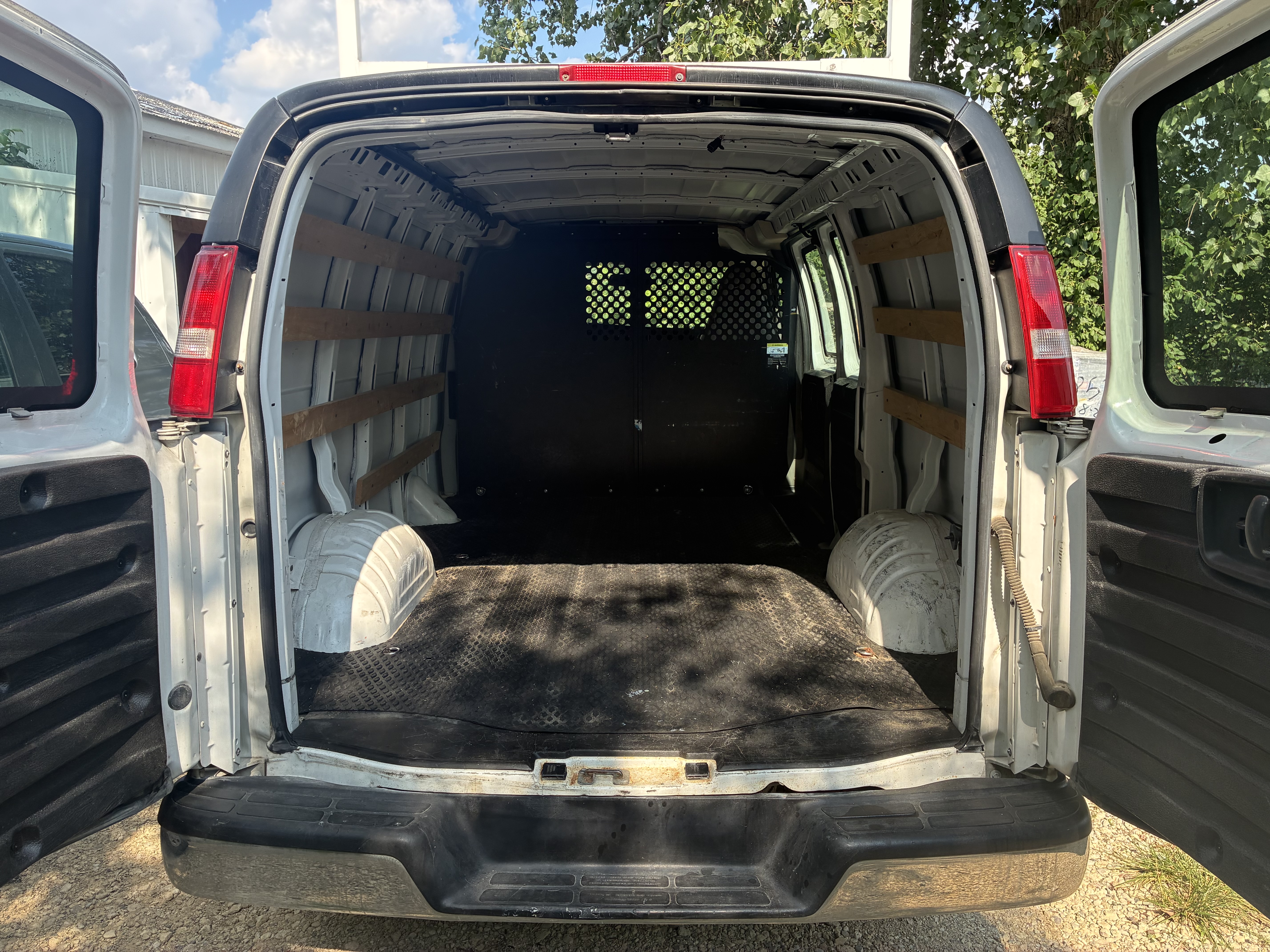 Used 2020 GMC Savana 2500 w/ Driver Convenience Package RWD image 14