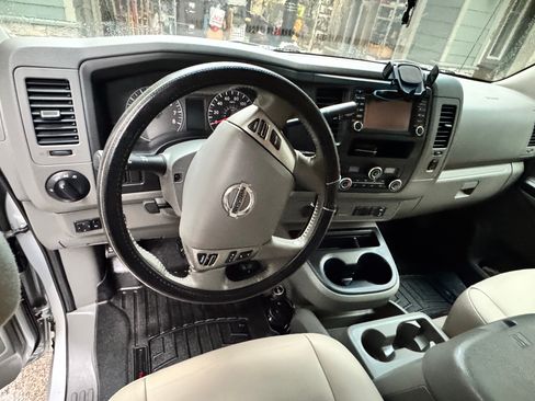 Used 2017 Nissan NV 3500 SL image 9