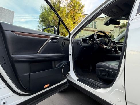 Used 2020 Lexus RX 450hL AWD w/ Premium Package image 10