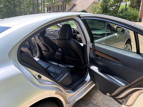 Used 2013 Lexus ES 350 w/ Luxury Pkg FWD image 9