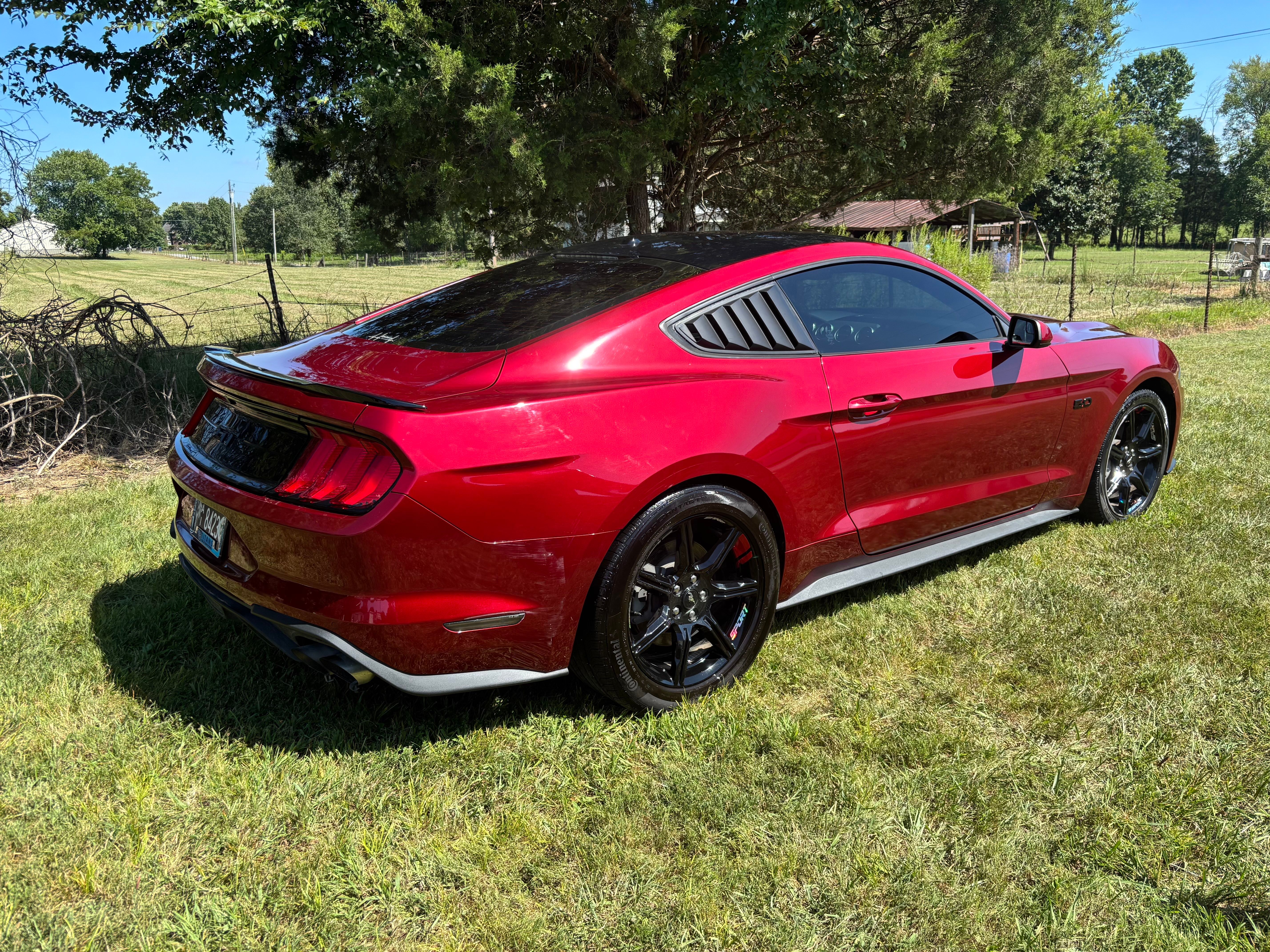Used 2019 Ford Mustang GT w/ Black Accent Package RWD image 1