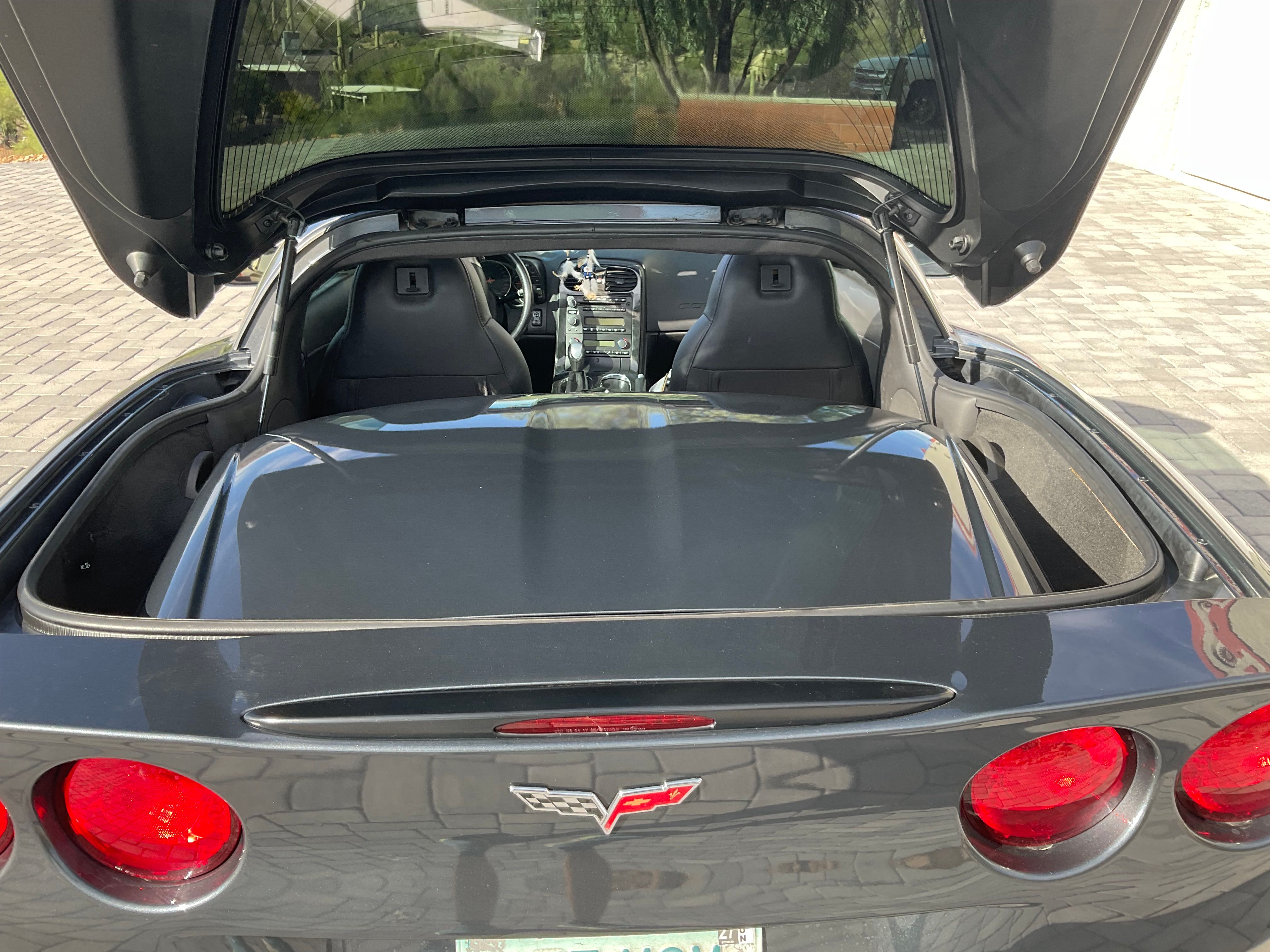 Used 2010 Chevrolet Corvette Coupe w/ 1LT RWD image 6