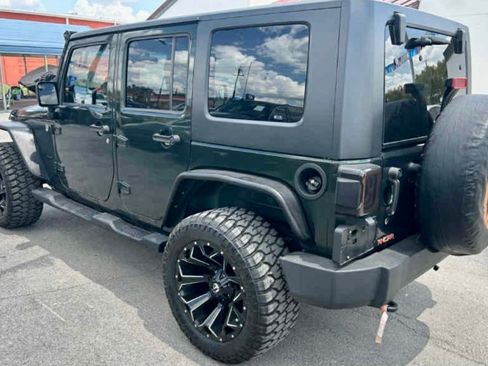 Used 2010 Jeep Wrangler Unlimited Sport image 12