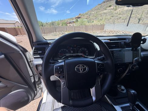 Used 2022 Toyota 4Runner SR5 Premium AWD/4WD image 12