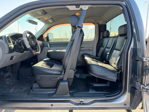 Used 2012 Chevrolet Silverado 2500 W/T w/ Snow Plow Prep Package image 11