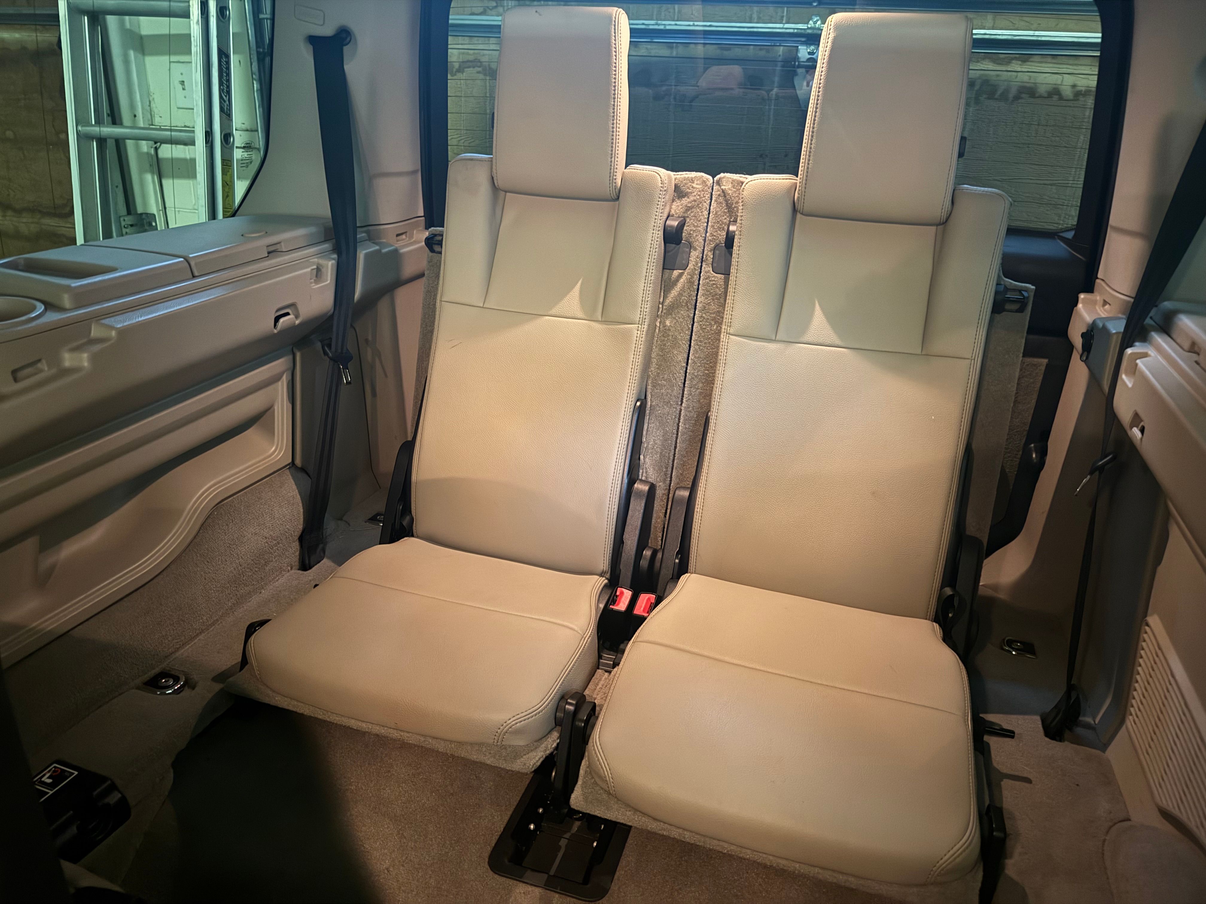 Used 2012 Land Rover LR4 HSE w/ HSE Pkg AWD/4WD image 11