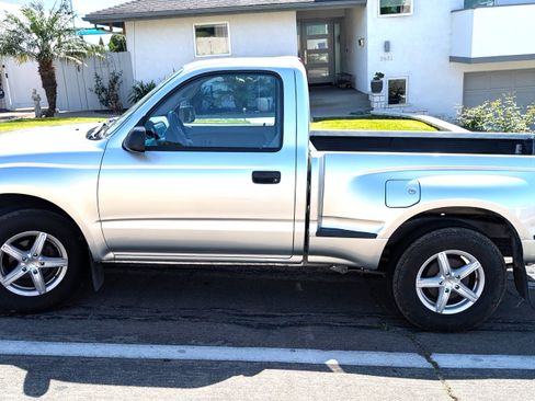 Used 2001 Toyota Tacoma 2WD Regular Cab image 1