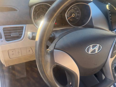 Used 2013 Hyundai Elantra GLS image 10