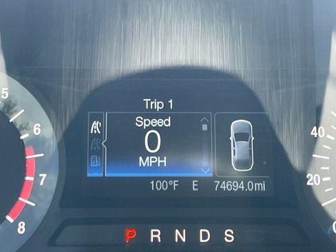 Used 2018 Ford Edge SE FWD image 14