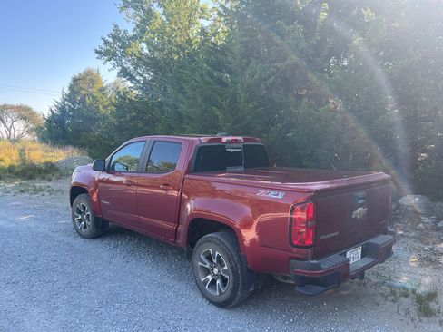 Used 2016 Chevrolet Colorado Z71 AWD/4WD image 4
