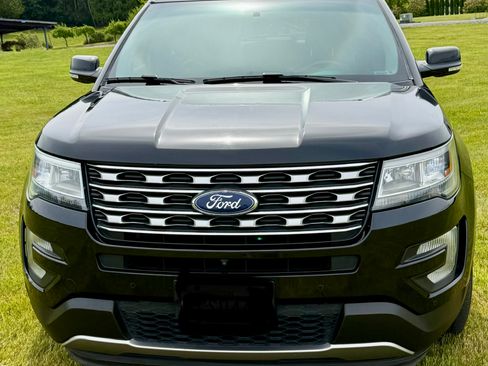 Used 2017 Ford Explorer Limited AWD/4WD image 4