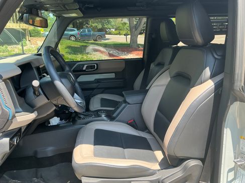 Used 2024 Ford Bronco Wildtrak image 10