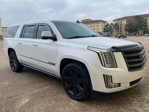 Used 2018 Cadillac Escalade ESV Premium Luxury image 1