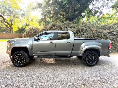 Used 2019 GMC Canyon Denali AWD/4WD image 1