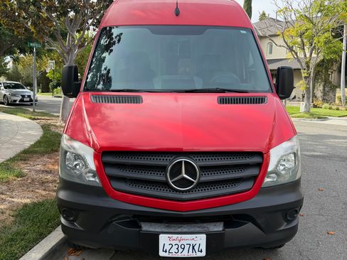Used 2017 Mercedes-Benz Sprinter 2500 image 6
