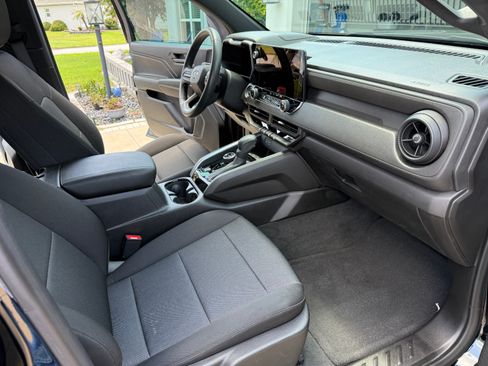 Used 2023 Chevrolet Colorado Trail Boss w/ Advanced Trailering Package AWD/4WD image 5