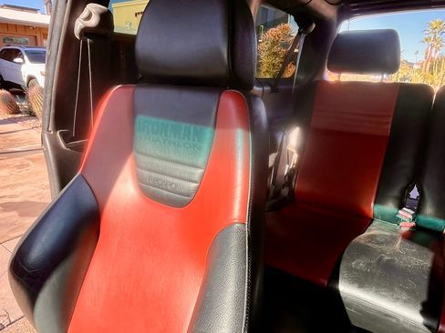 Used 2000 Isuzu VehiCROSS image 14