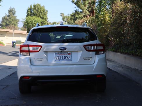 Used 2017 Subaru Impreza 2.0i Premium image 10