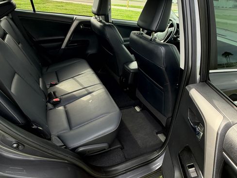 Used 2018 Toyota RAV4 Limited image 10